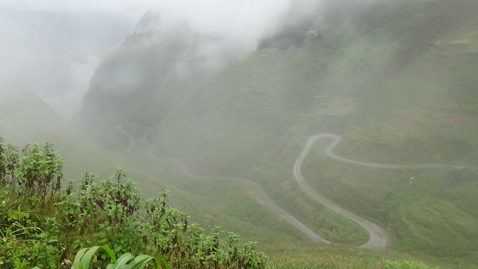 10-Day Ha Giang Loop & Hoang Su Phi Cycling Adventure